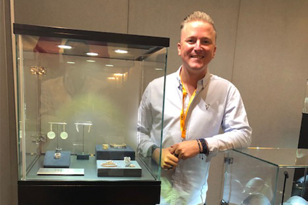 Jewellery sales display company