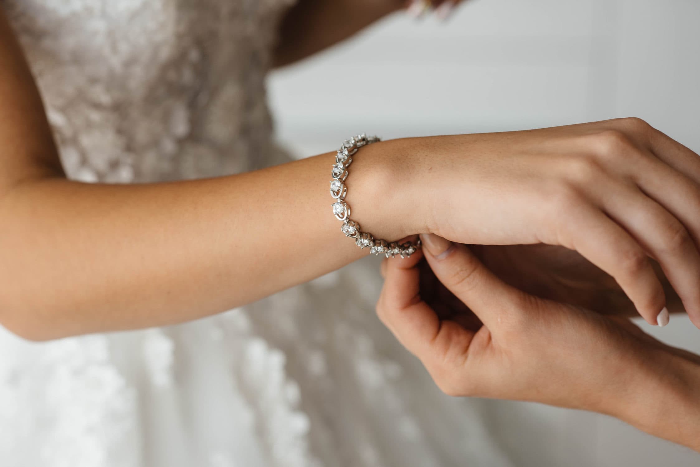 The,Bride,Is,Wearing,A,Bracelet,On,Her,Arm.,Wedding